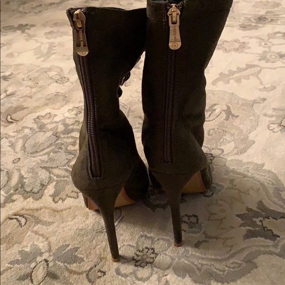 Cape Robbin - Picture 4 of 4